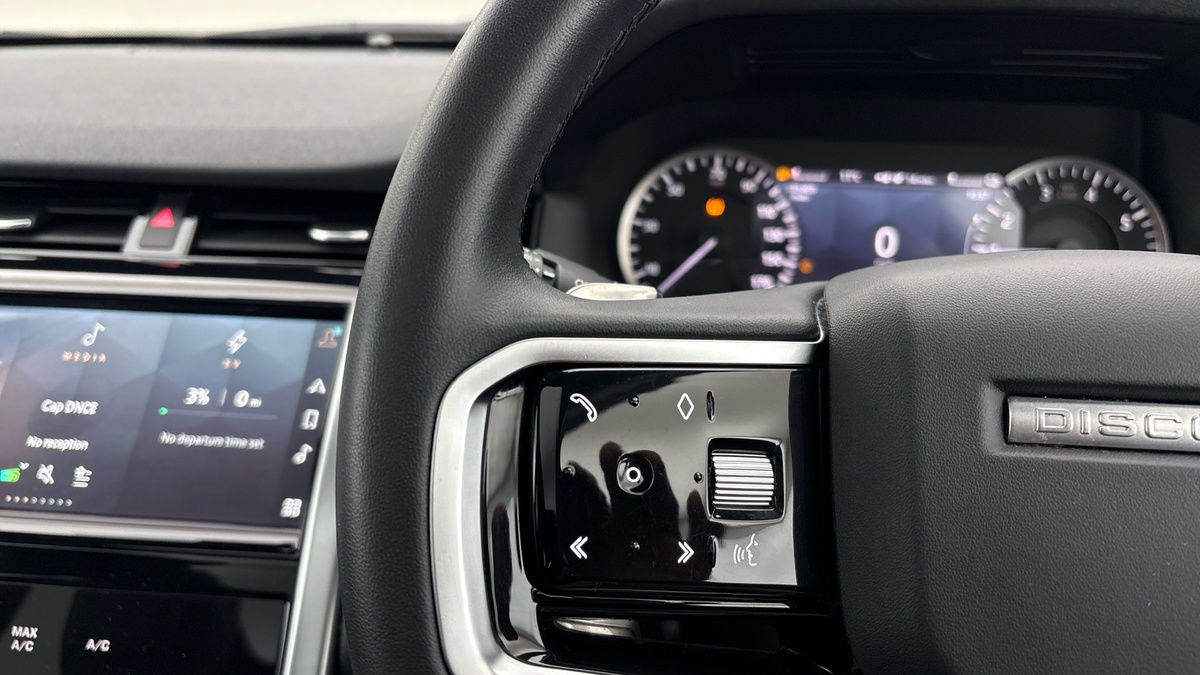 Land Rover Discovery Sport Image 20