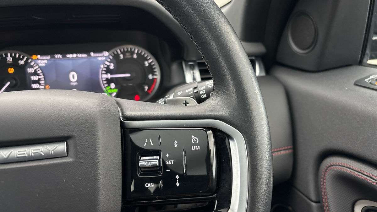 Land Rover Discovery Sport Image 21