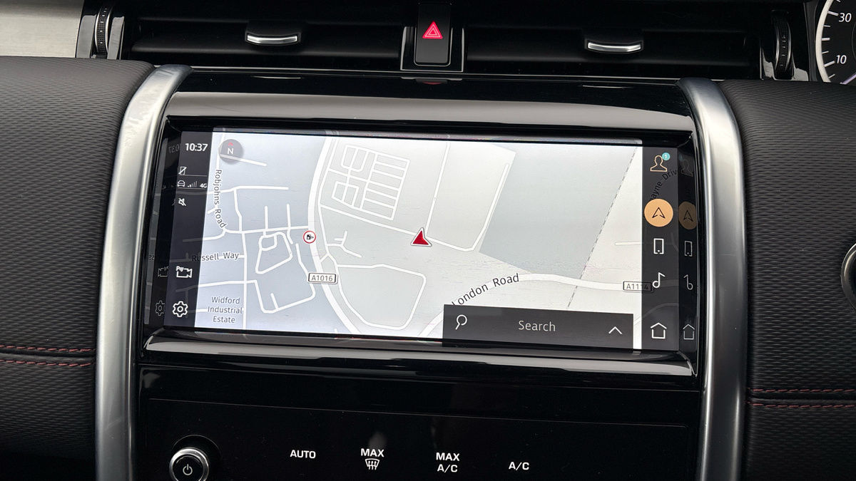 Land Rover Discovery Sport Image 15