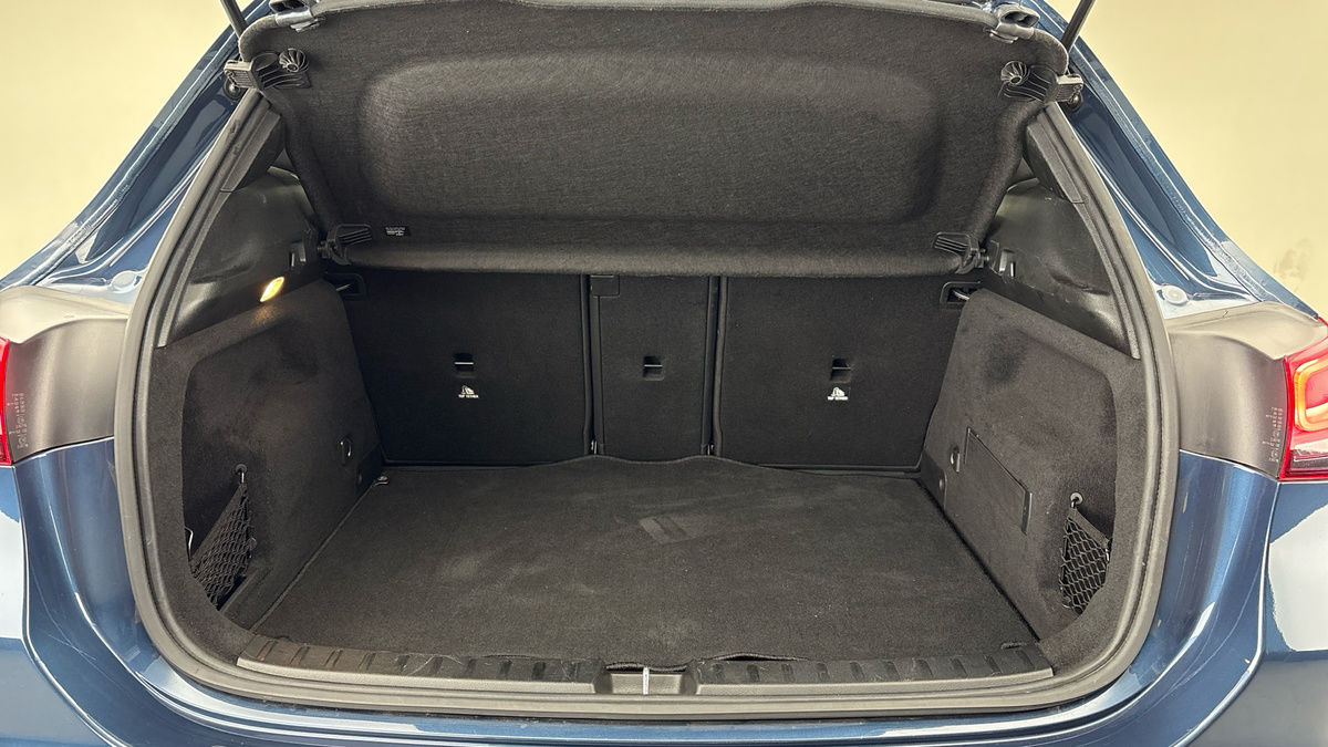 Mercedes-Benz GLA Image 11