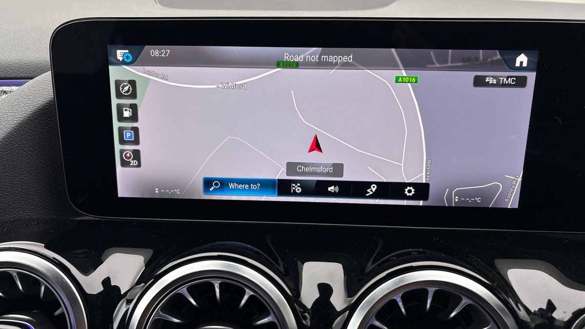 Mercedes-Benz GLA Image 13