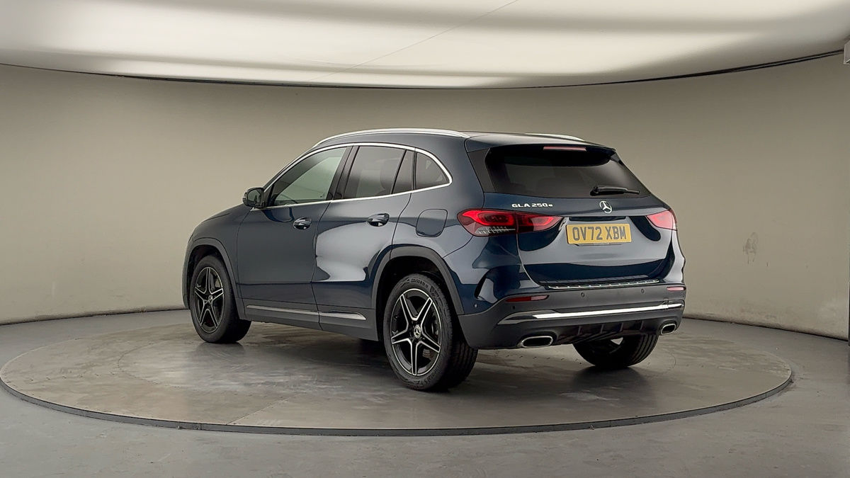 Mercedes-Benz GLA Image 24