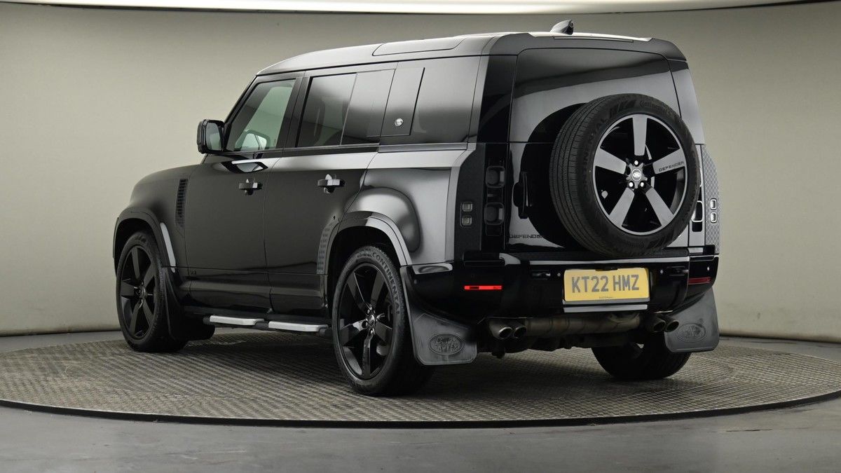 Land Rover Defender 110 Image 22