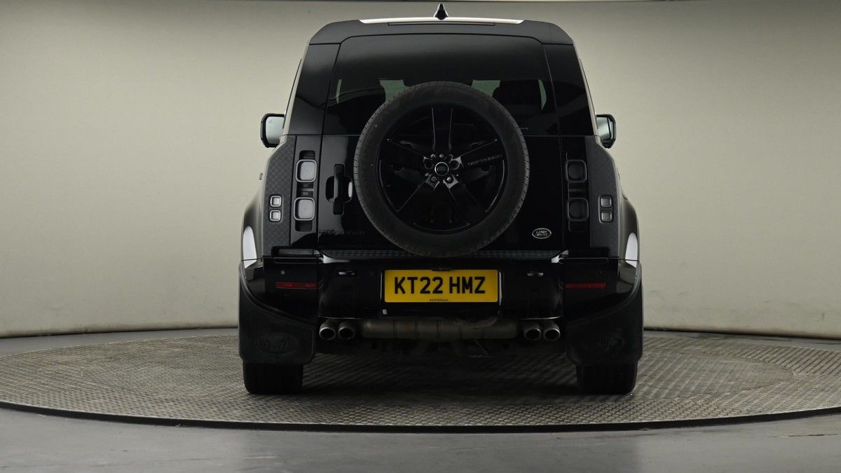 Land Rover Defender 110 Image 7