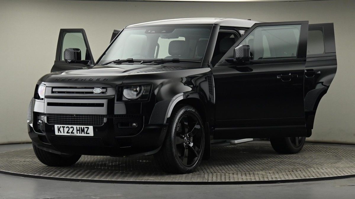 Land Rover Defender 110 Image 10