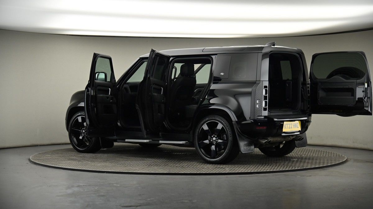 More views of Land Rover Defender 110