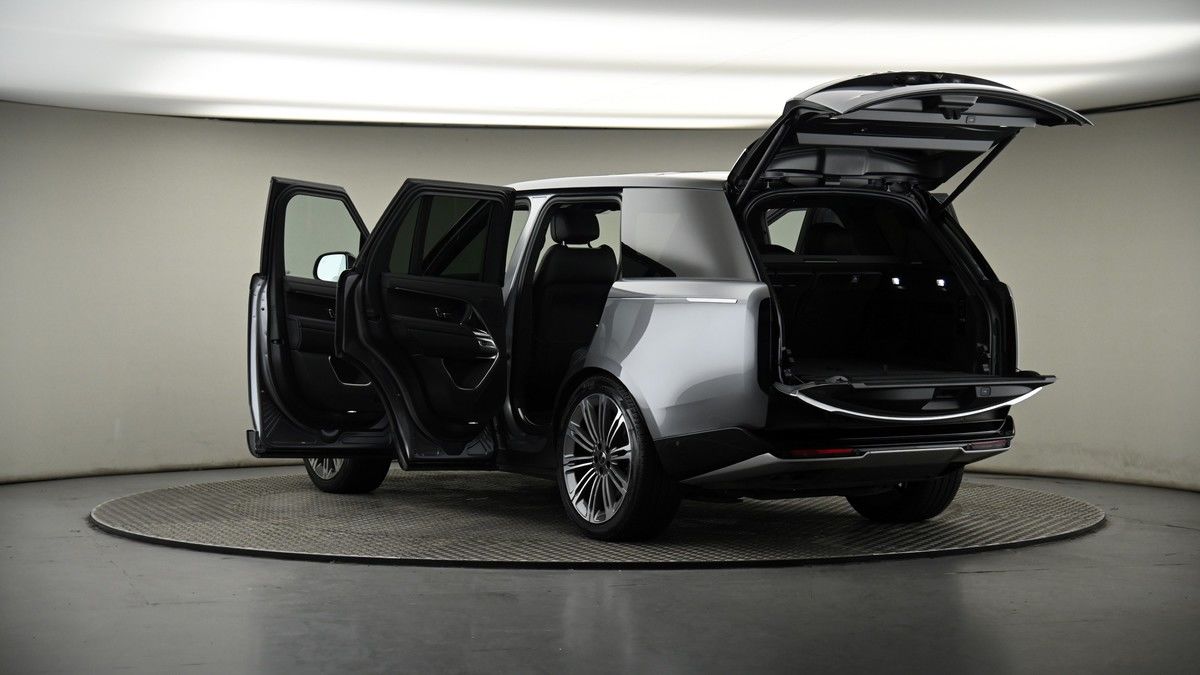 More views of Land Rover Range Rover