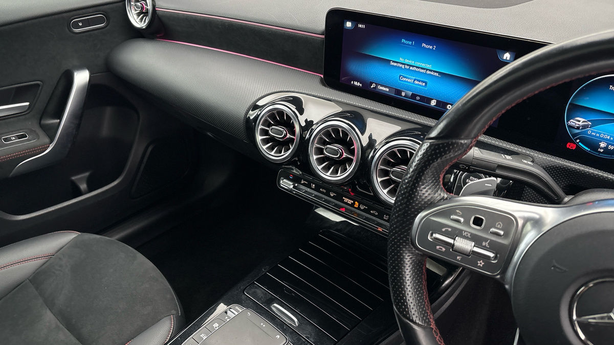 Mercedes-Benz A Class Image 15