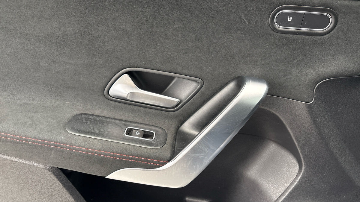 Mercedes-Benz A Class Image 16