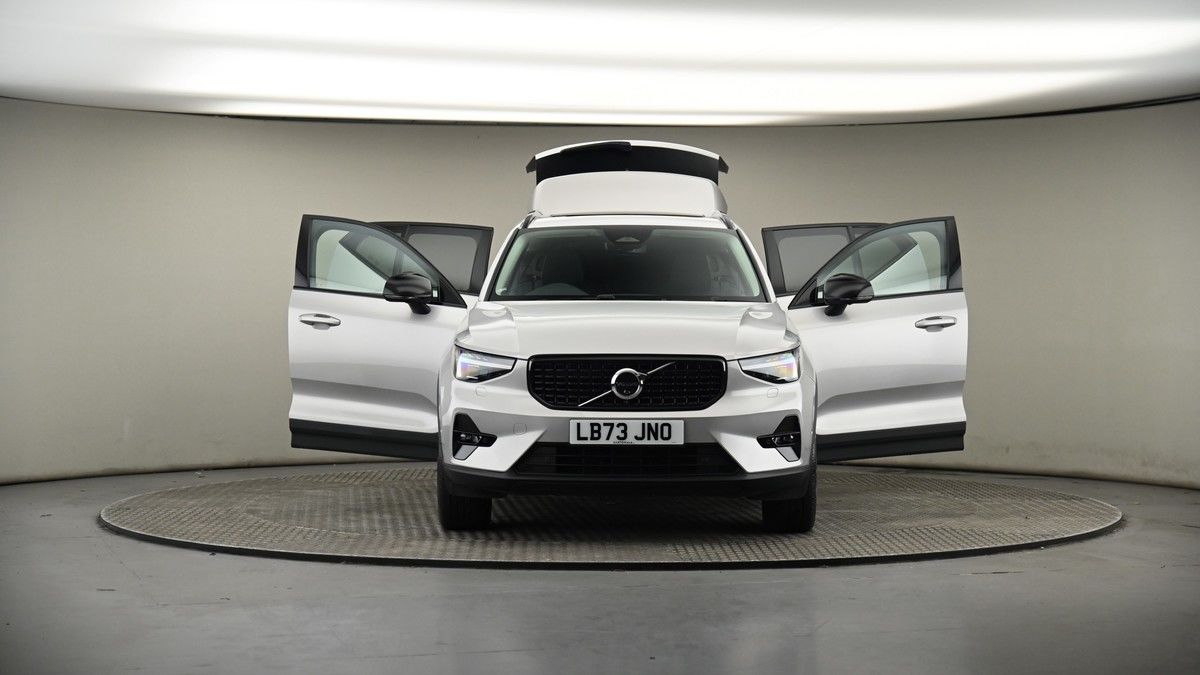 More views of Volvo XC40