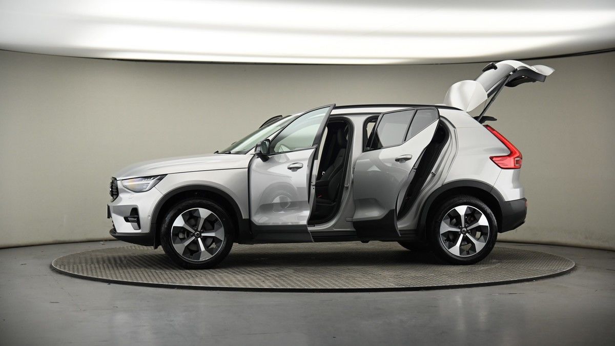 More views of Volvo XC40