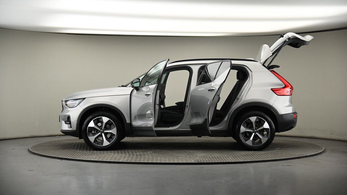 More views of Volvo XC40