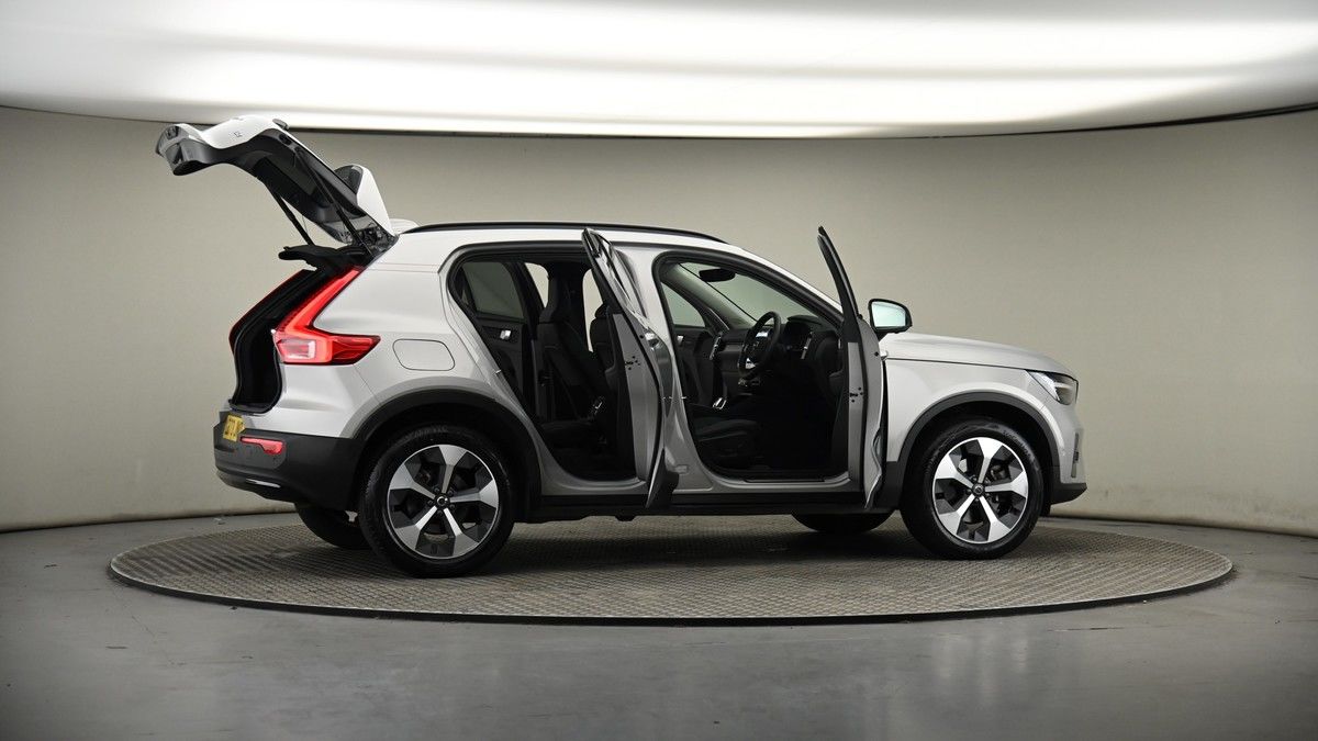 More views of Volvo XC40