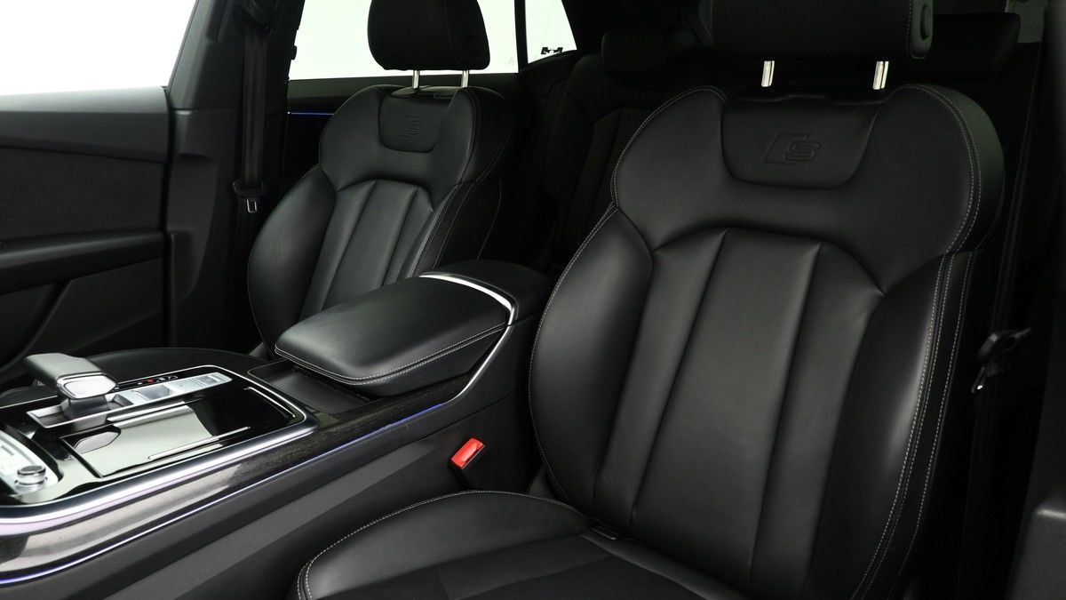 Audi Q8 Image 8
