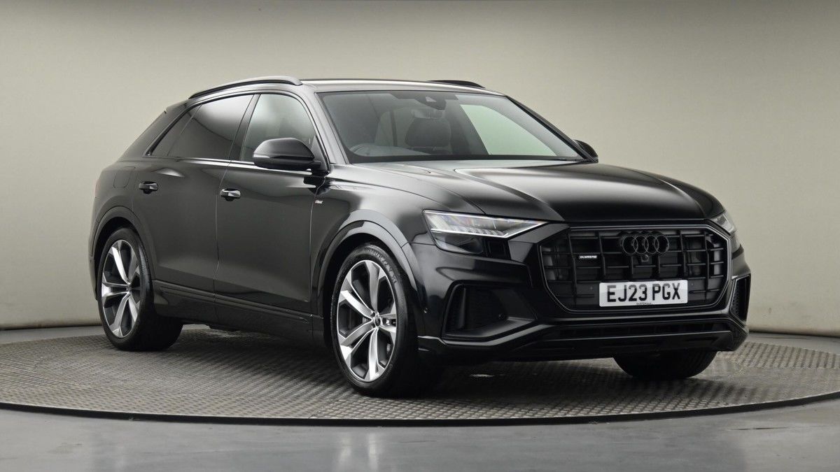 Audi Q8 Sticky Header Image