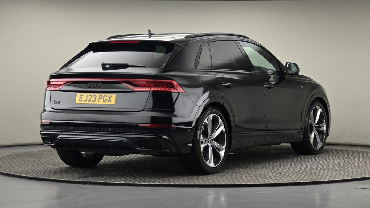 Audi Q8 Image 25
