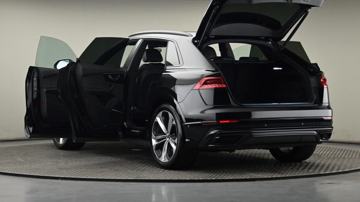 Audi Q8 Image 11