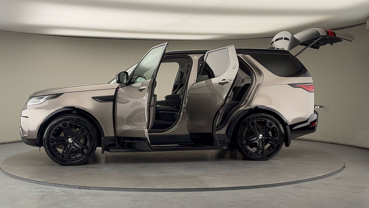 More views of Land Rover Discovery