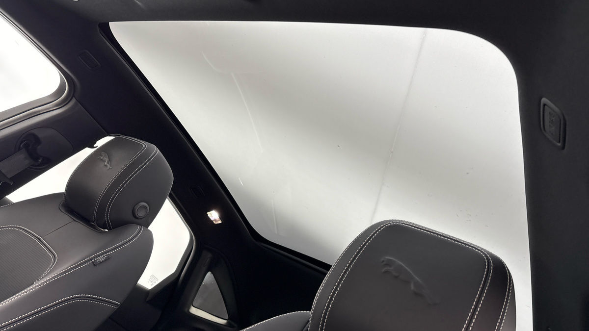 Jaguar E-PACE Image 6