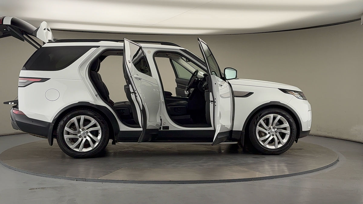 More views of Land Rover Discovery