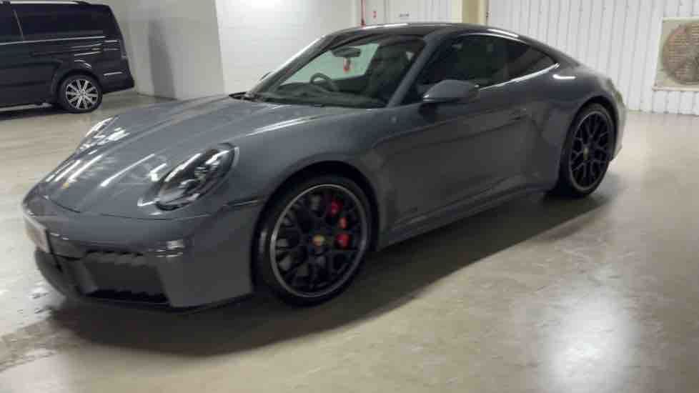 More views of Porsche 911