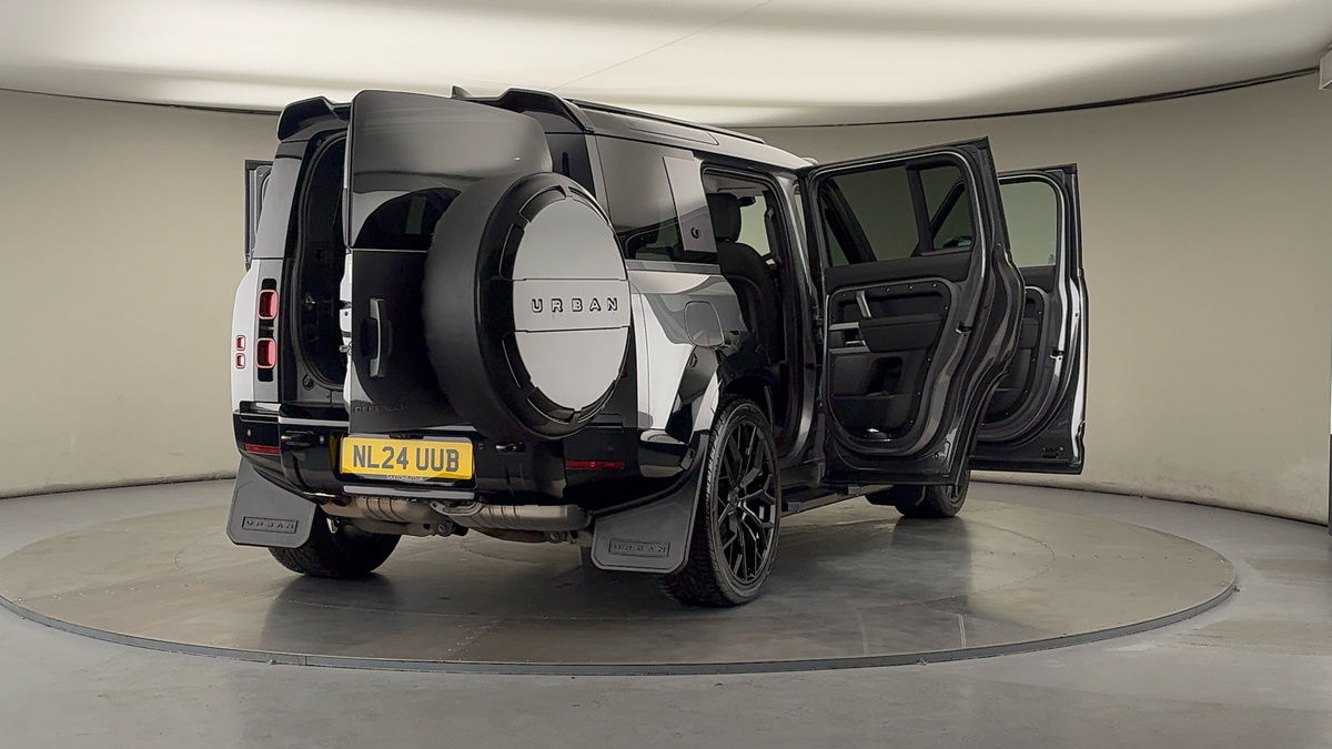 More views of Land Rover Defender 110