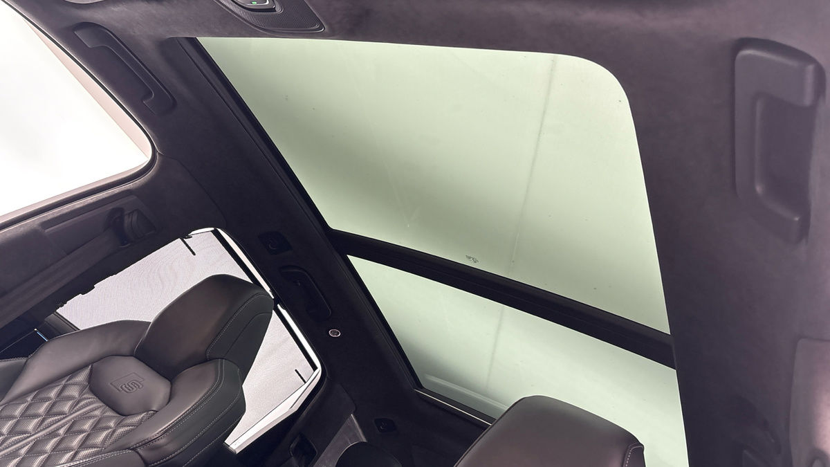 Audi Q7 Image 6