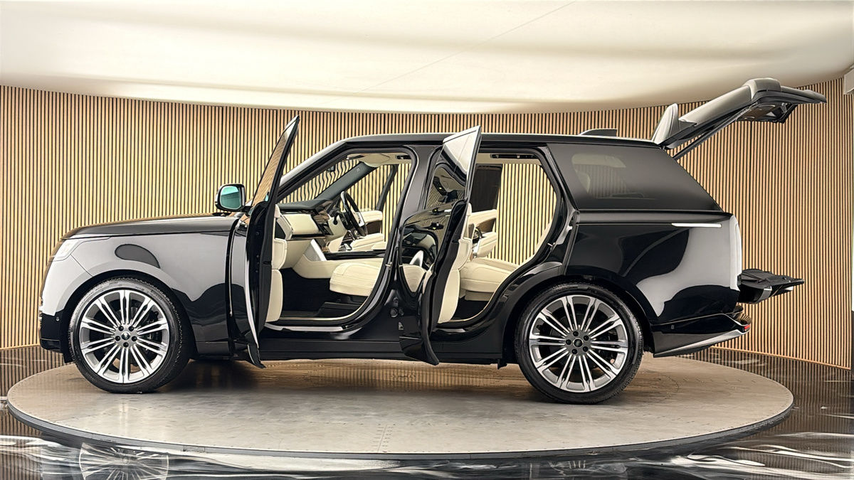 More views of Land Rover Range Rover