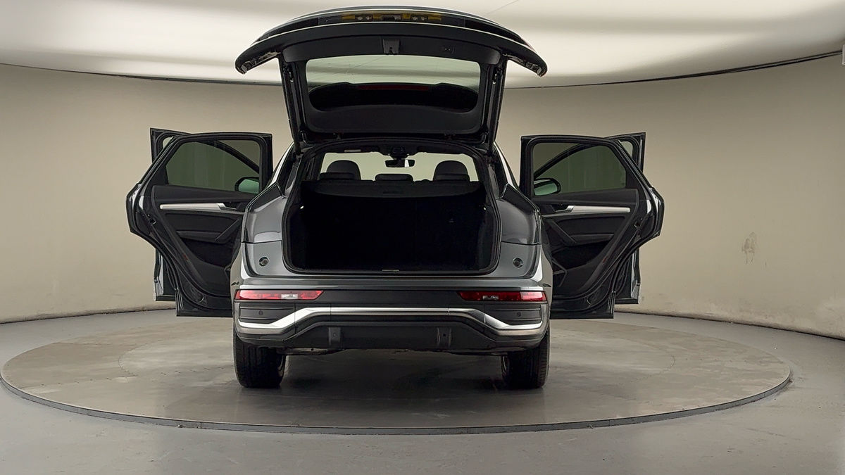 More views of Audi Q5