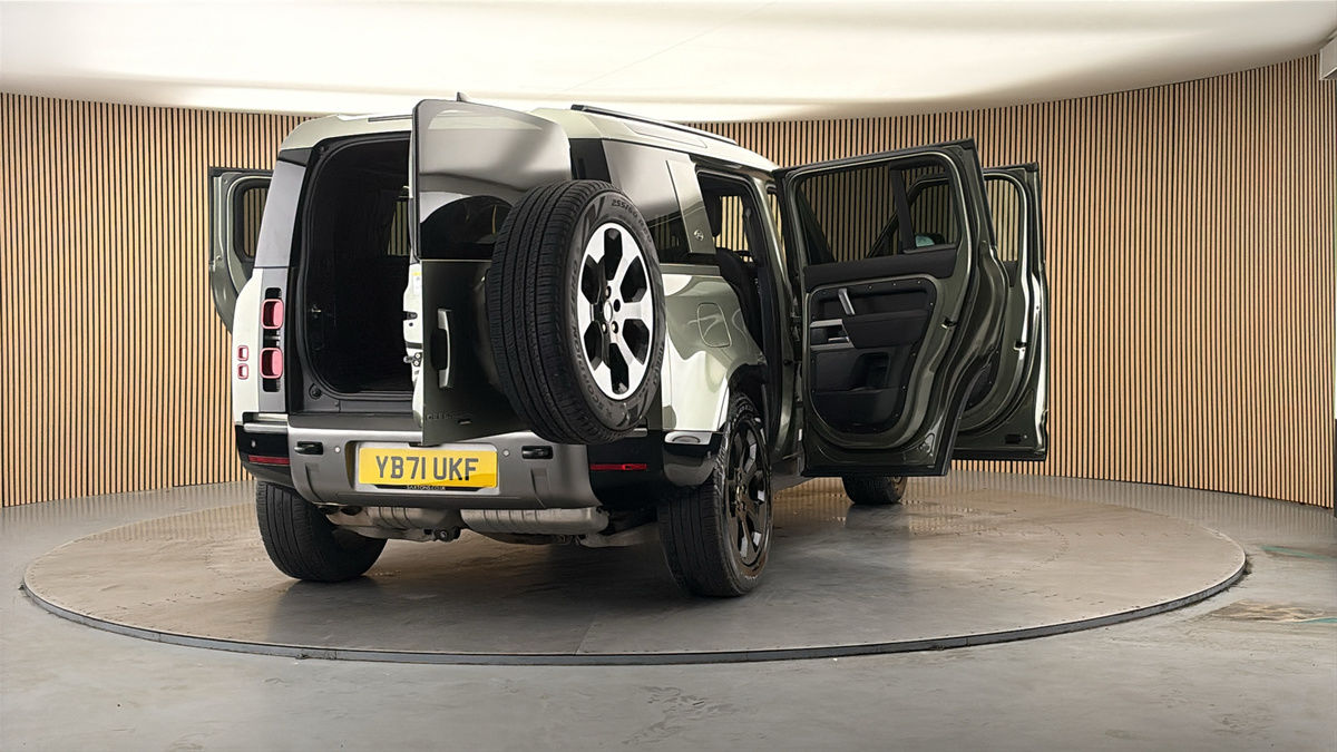 More views of Land Rover Defender 110