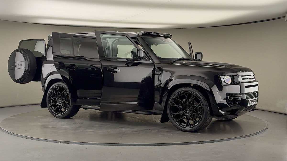 More views of Land Rover Defender 110