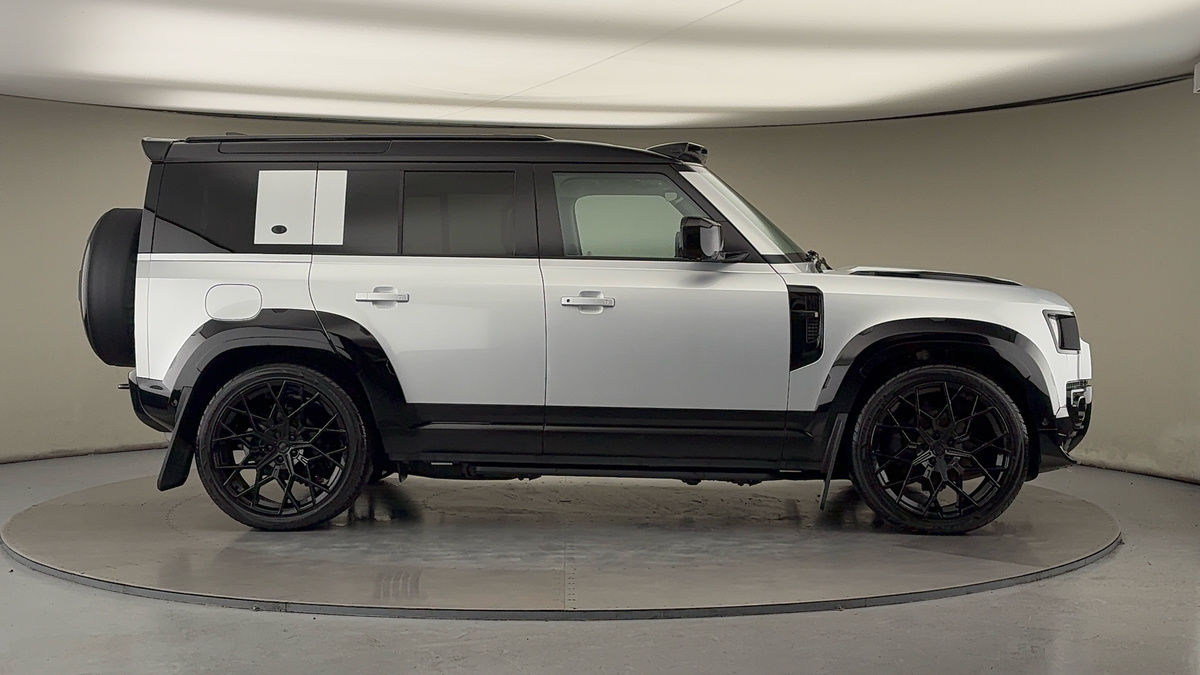 Land Rover Defender 110 Urban Image 16