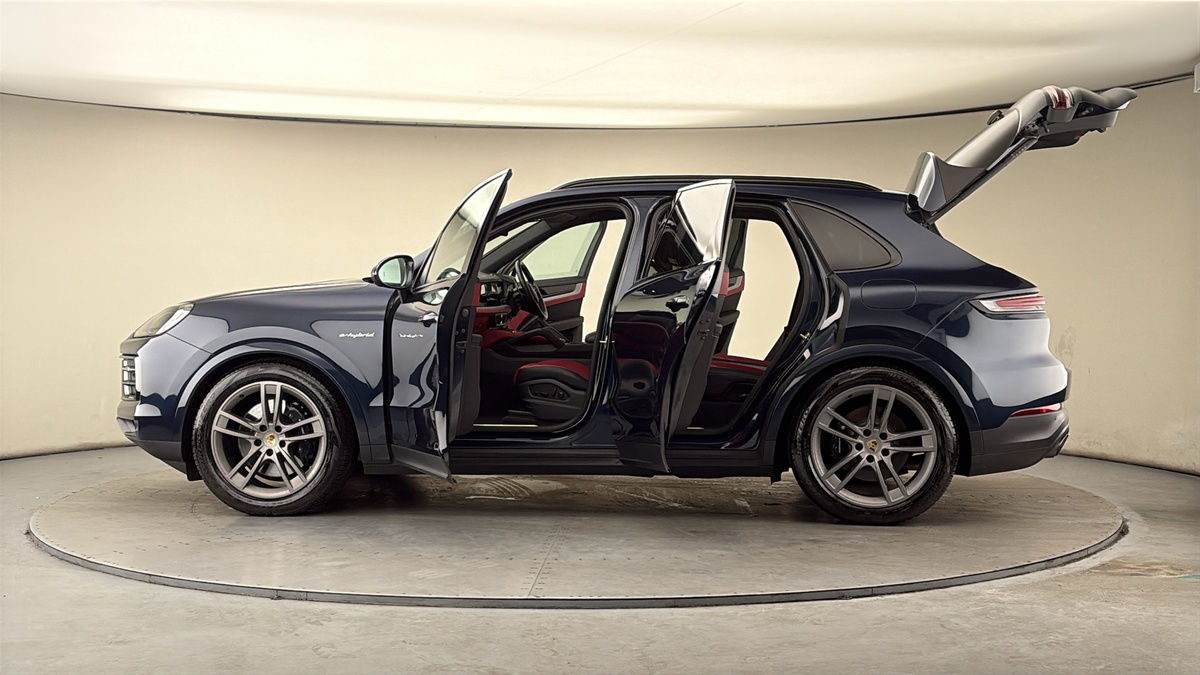 More views of Porsche Cayenne