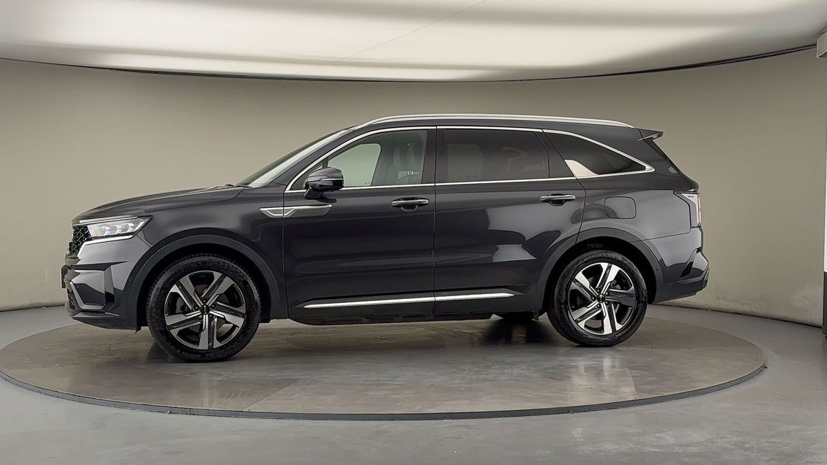 More views of Kia Sorento