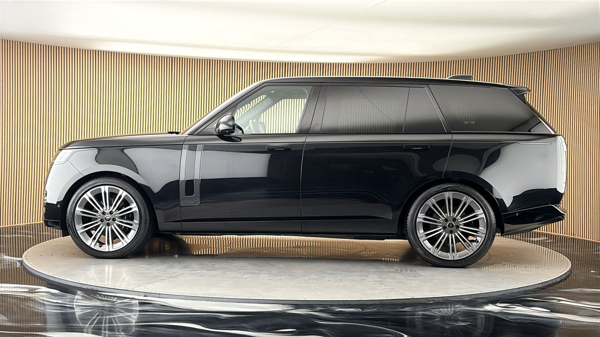 More views of Land Rover Range Rover