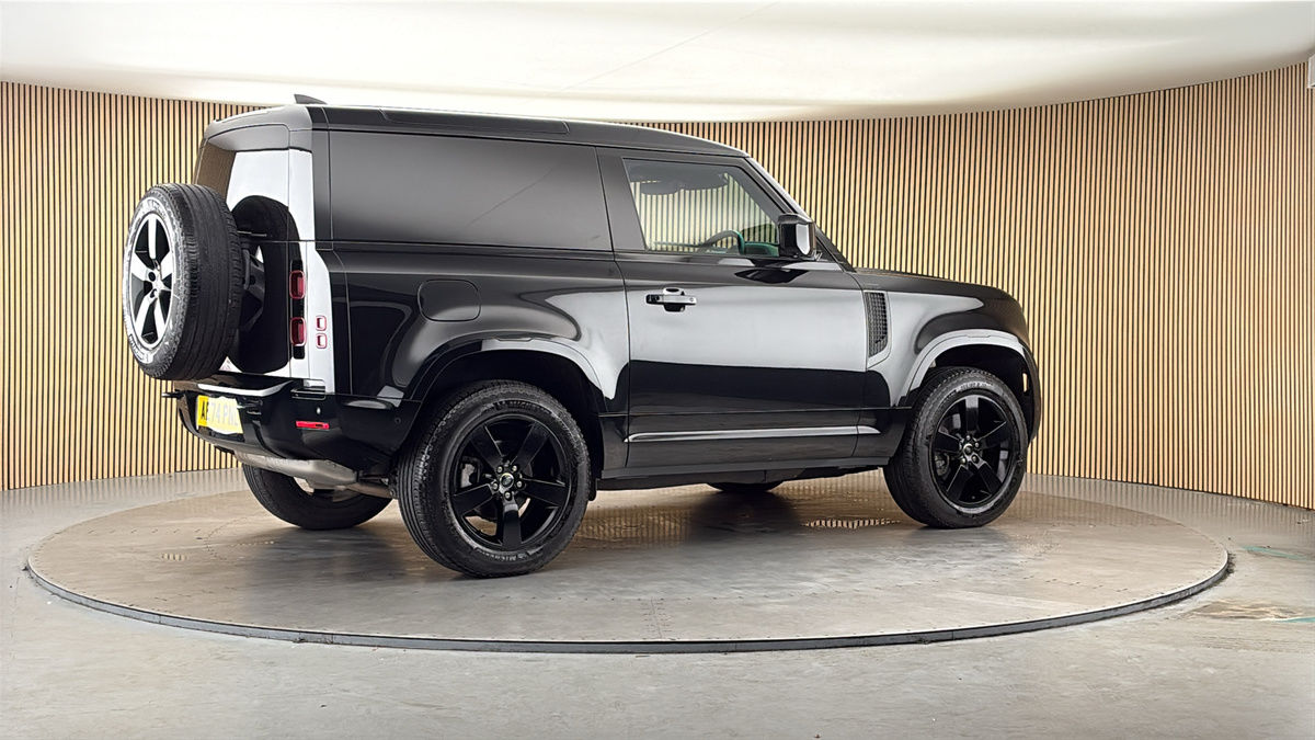 More views of Land Rover Defender 90