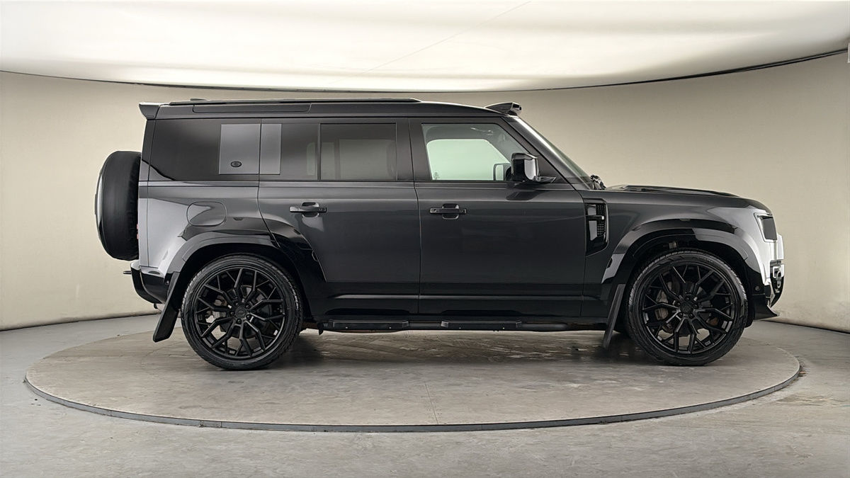 Land Rover Defender 110 Urban Image 16