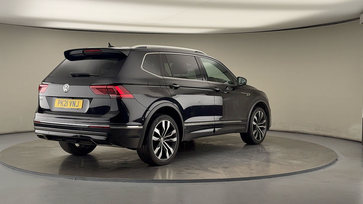 More views of Volkswagen Tiguan Allspace