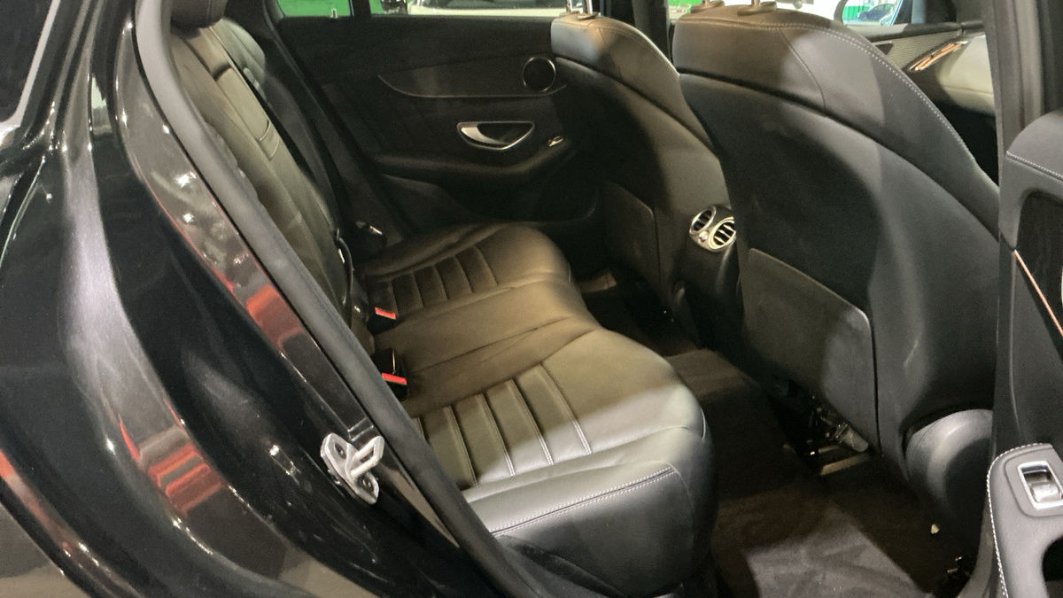 Mercedes-Benz EQC Image 8