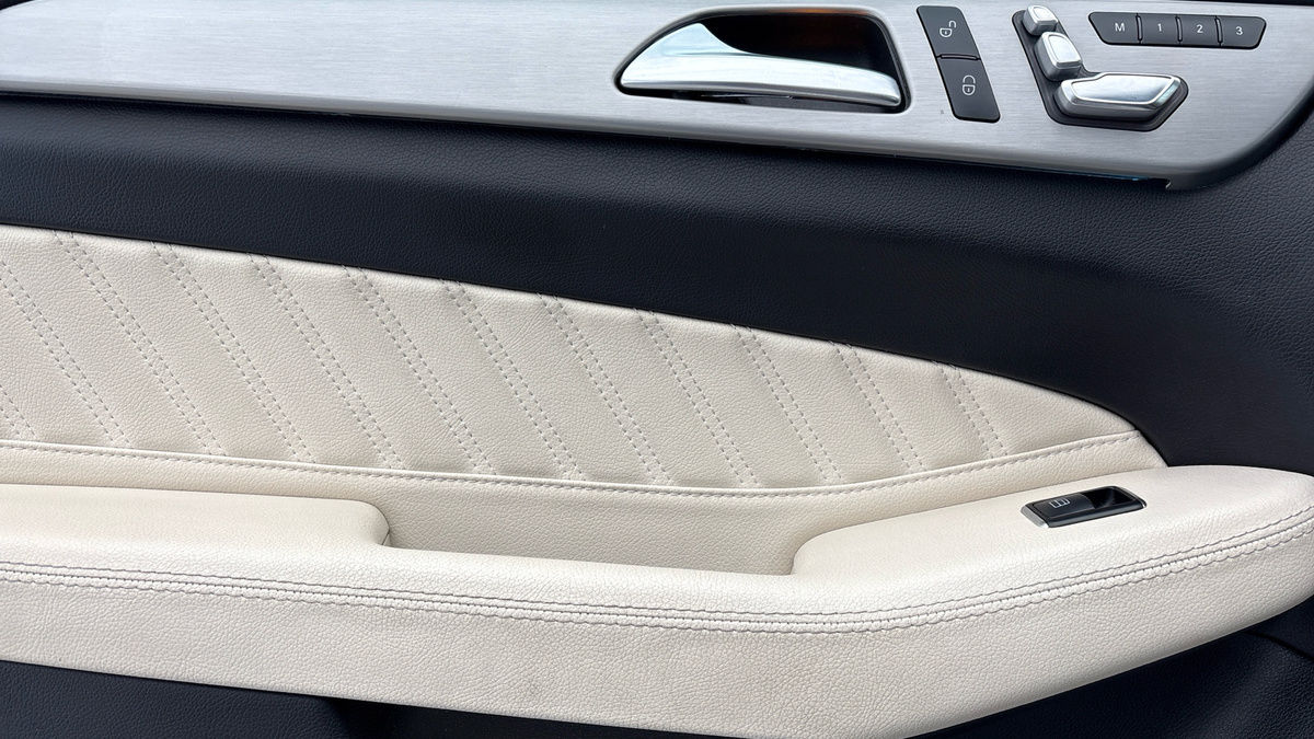 Mercedes-Benz GLE Image 19