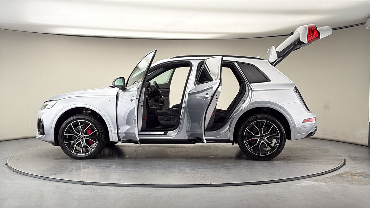 More views of Audi Q5