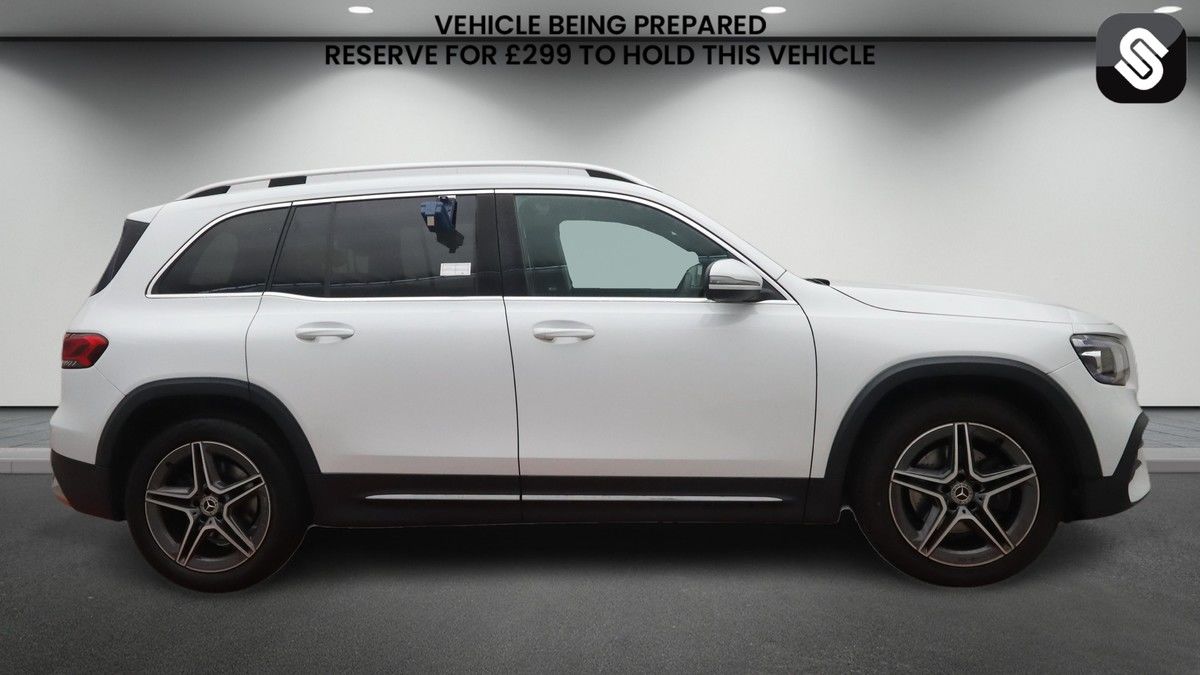 Mercedes-Benz GLB Image 5
