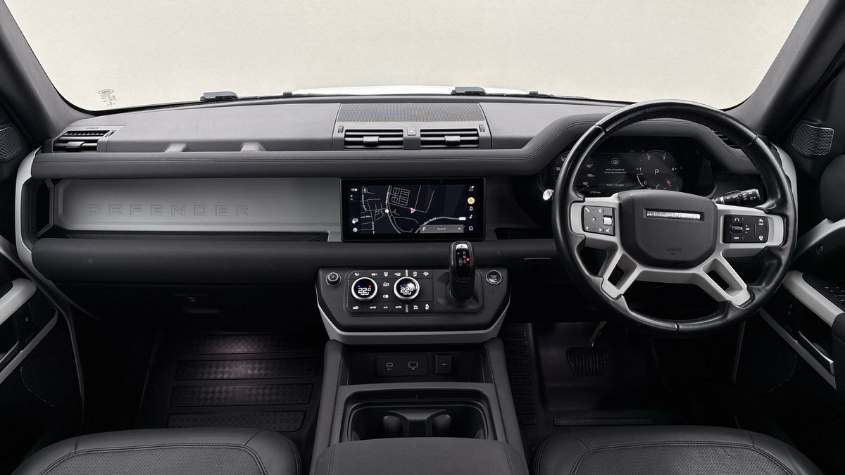 Land Rover Defender 110 Image 12