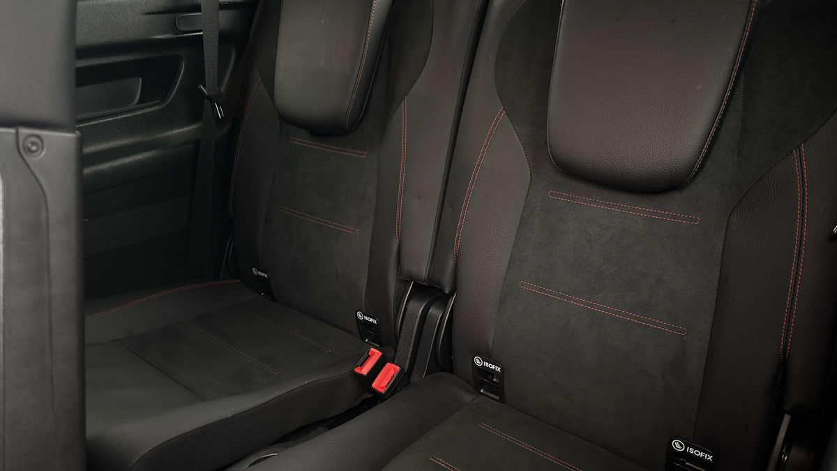 Mercedes-Benz GLB Image 25