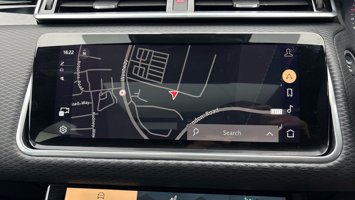 Land Rover Range Rover Velar Image 17