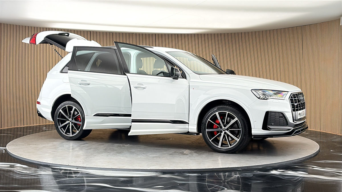 More views of Audi Q7