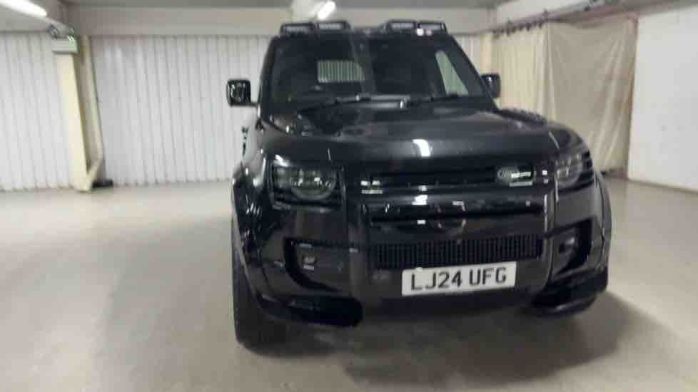 More views of Land Rover Defender 110