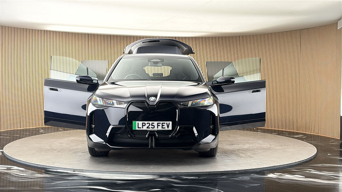 More views of BMW iX