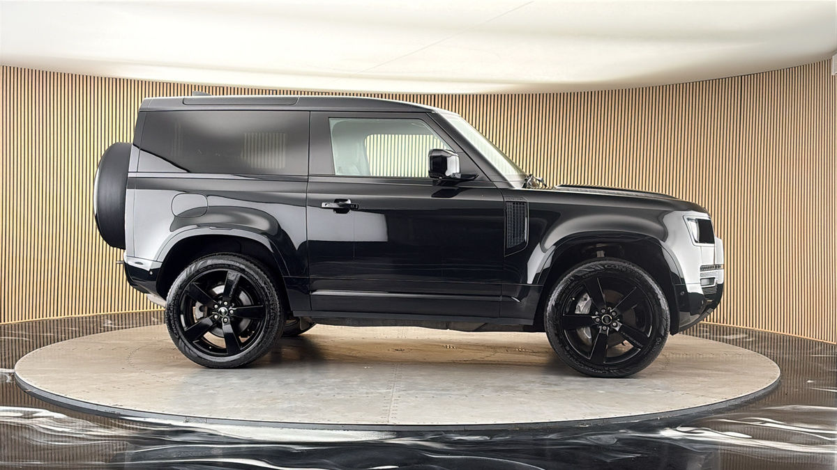 More views of Land Rover Defender 90