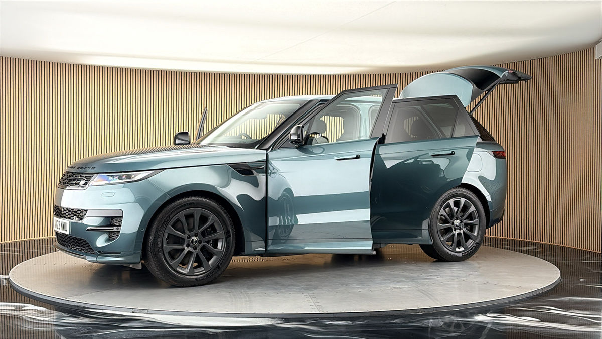 More views of Land Rover Range Rover Sport